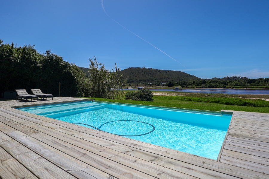 4 Bedroom Property for Sale in Keurboomstrand Western Cape